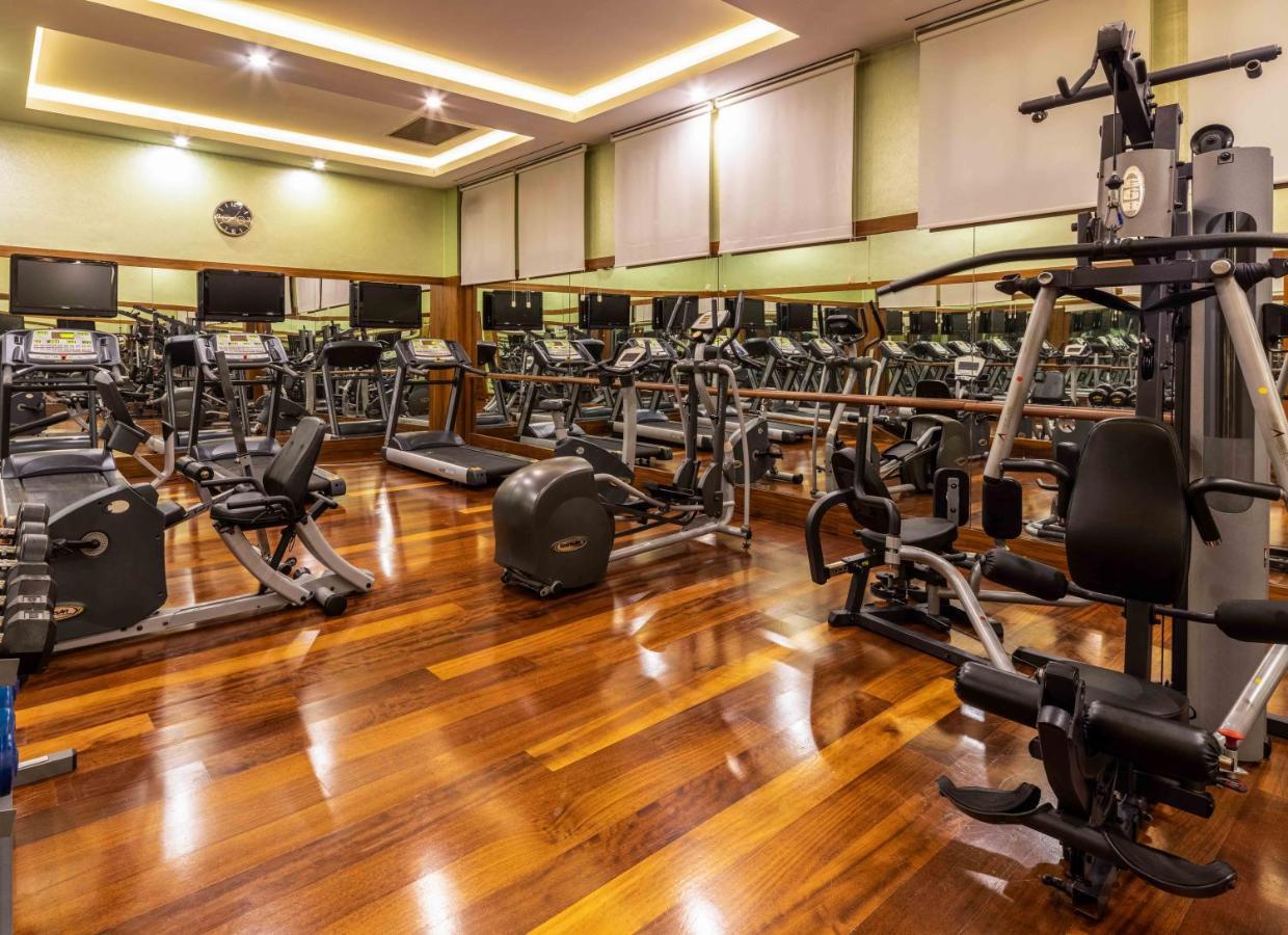 Hotel Celik Palas Convention Center & Thermal Spa Bursa Exterior foto A gym in a hotel